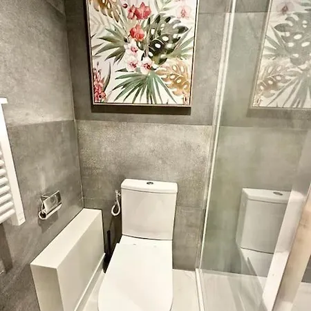 Downtown Modern Luxury - 3 Bedrooms 3 Baths Apartmán *
